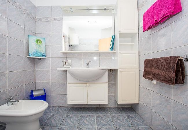 Appartement à Njivice - Appartement dans Njivice avec vue mer, Balcon, Climatisation, WIFI (4687-2) Appartement à Njivice - Appartement dans Njivice avec vue mer, Balcon, Climatisation, WIFI (4687-2)