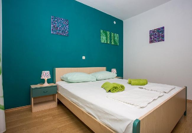 Appartement à Njivice - Appartement dans Njivice avec vue mer, Balcon, Climatisation, WIFI (4687-2) Appartement à Njivice - Appartement dans Njivice avec vue mer, Balcon, Climatisation, WIFI (4687-2)