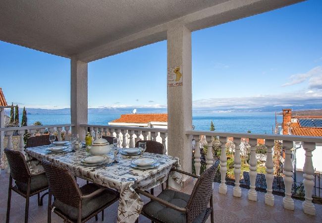 Appartement à Njivice - Appartement dans Njivice avec vue mer, Balcon, Climatisation, WIFI (4687-2) Appartement à Njivice - Appartement dans Njivice avec vue mer, Balcon, Climatisation, WIFI (4687-2)