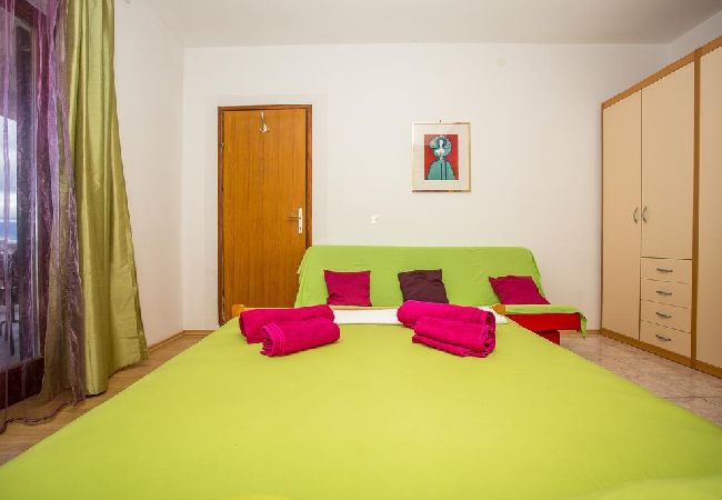 Appartement à Njivice - Appartement dans Njivice avec vue mer, Balcon, Climatisation, WIFI (4687-2) Appartement à Njivice - Appartement dans Njivice avec vue mer, Balcon, Climatisation, WIFI (4687-2)