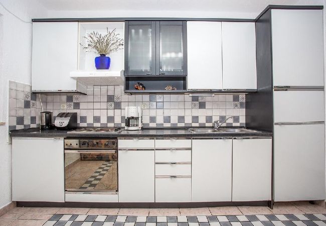 Appartement à Njivice - Appartement dans Njivice avec vue mer, Balcon, Climatisation, WIFI (4687-2) Appartement à Njivice - Appartement dans Njivice avec vue mer, Balcon, Climatisation, WIFI (4687-2)