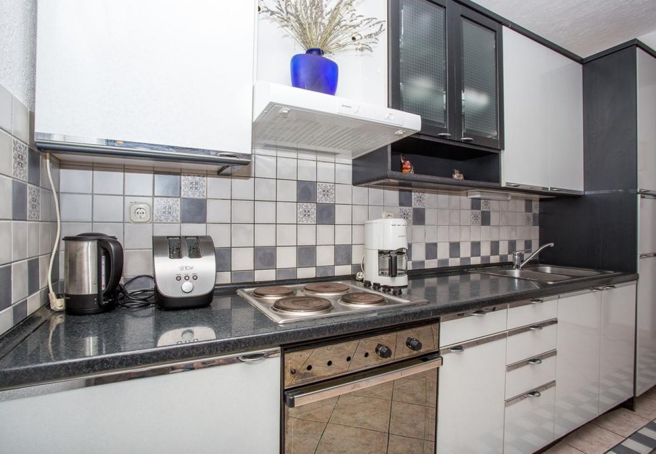 Appartement à Njivice - Appartement dans Njivice avec vue mer, Balcon, Climatisation, WIFI (4687-2)