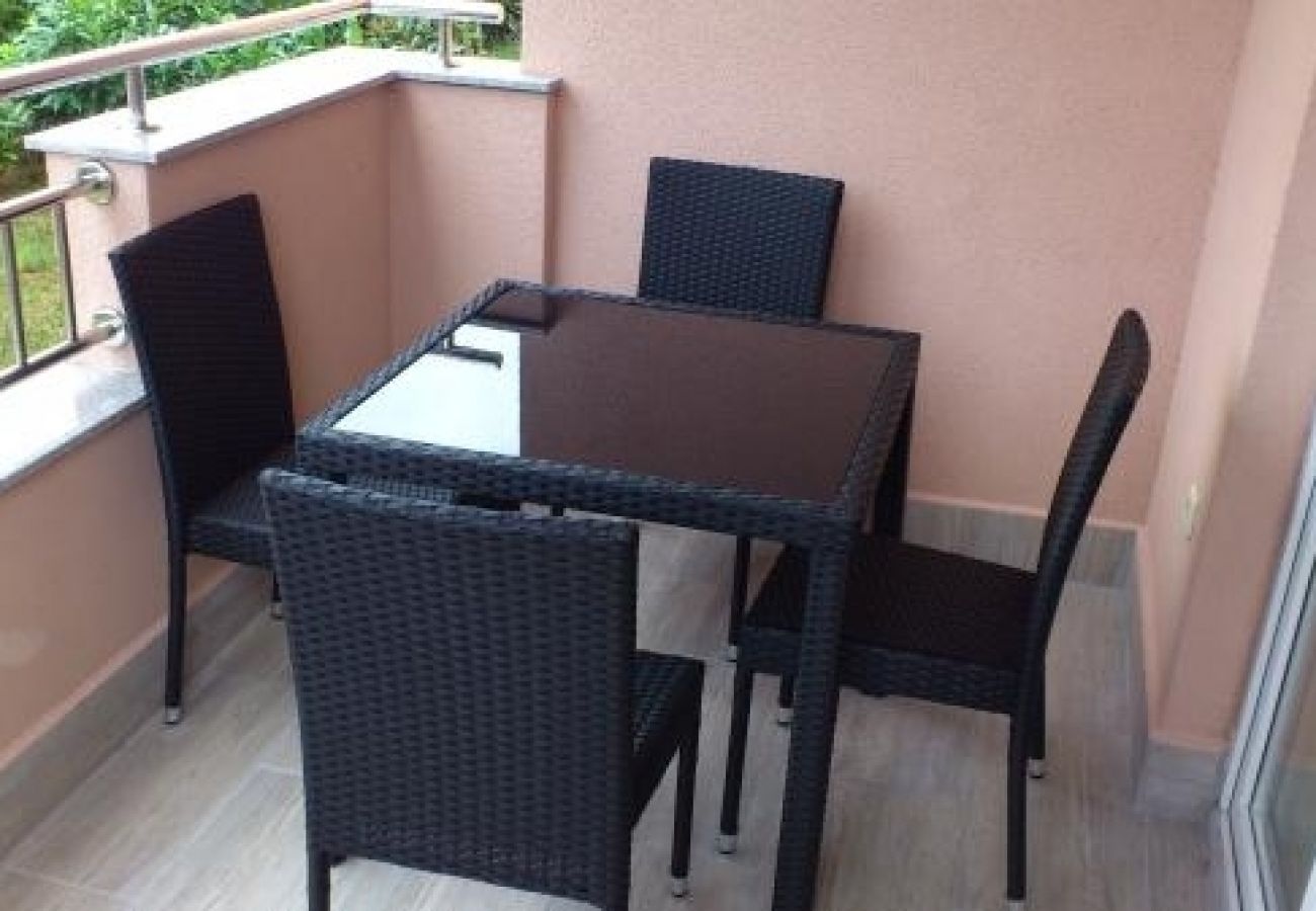 Appartement à Malinska - Appartement dans Malinska avec Balcon, Climatisation, WIFI (4689-2)