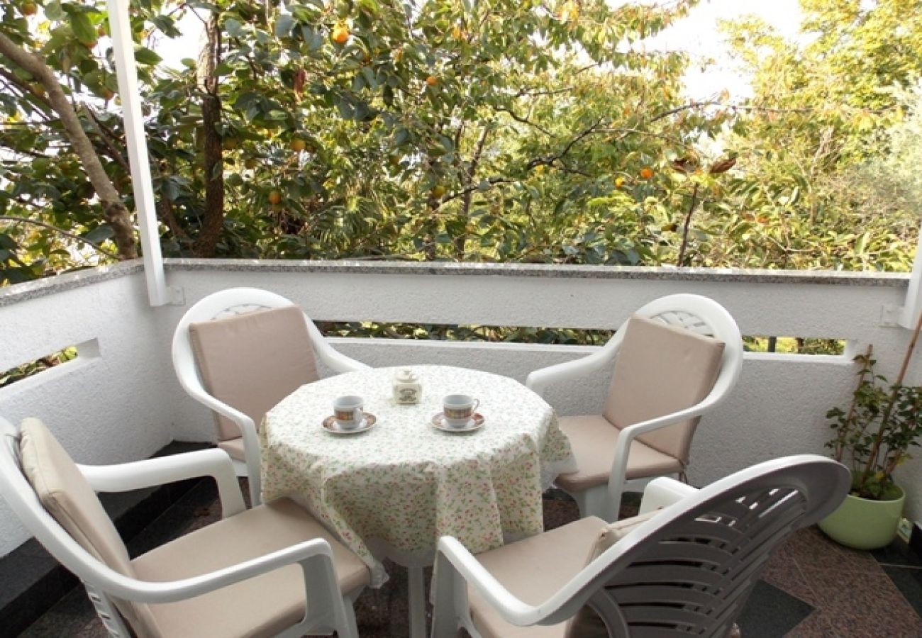 Appartement à Malinska - Appartement dans Malinska avec vue mer, terrasse, Climatisation, WIFI (4690-2)