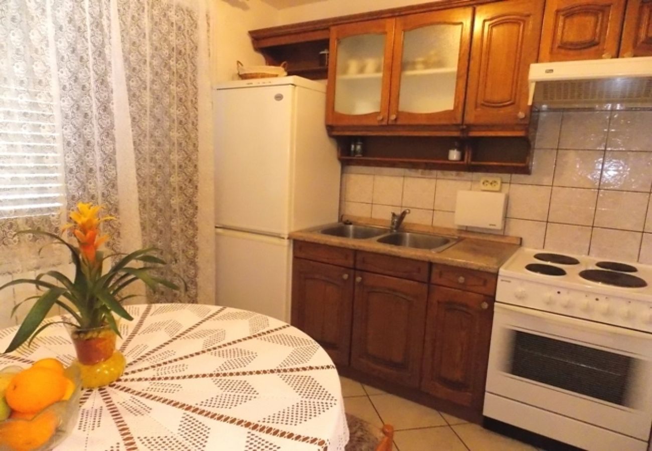 Appartement à Malinska - Appartement dans Malinska avec vue mer, terrasse, Climatisation, WIFI (4690-2)