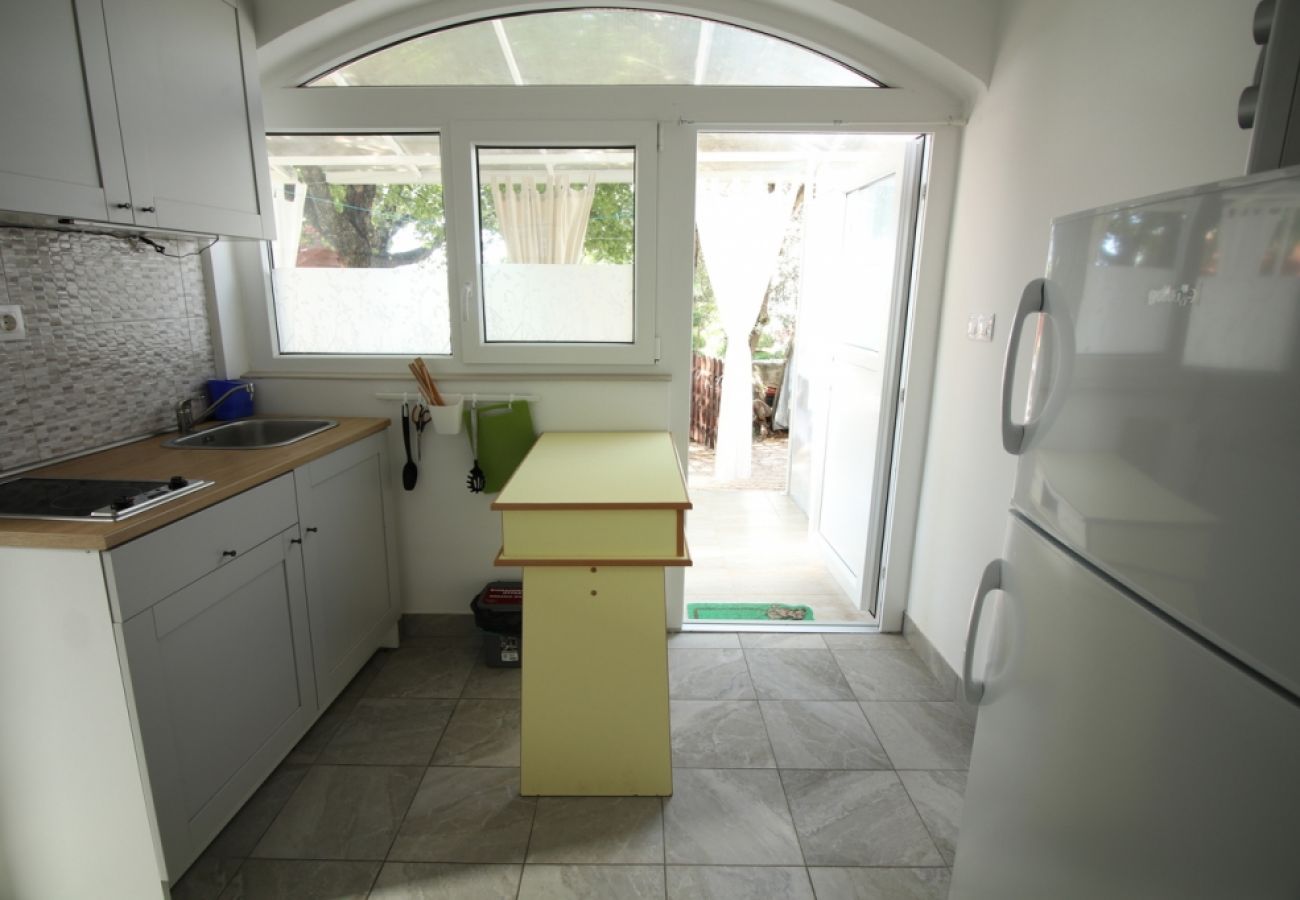 Appartement à Malinska - Appartement dans Malinska avec terrasse, Climatisation, WIFI, Machine à laver (4693-2)