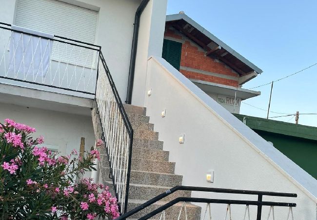 Appartement à Pirovac - Appartement dans Pirovac avec Balcon, Climatisation, WIFI (4717-1) Appartement à Pirovac - Appartement dans Pirovac avec Balcon, Climatisation, WIFI (4717-1)