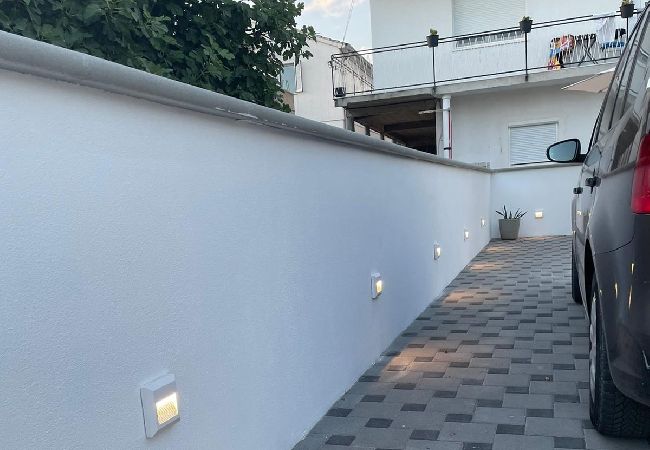 Appartement à Pirovac - Appartement dans Pirovac avec Balcon, Climatisation, WIFI (4717-1) Appartement à Pirovac - Appartement dans Pirovac avec Balcon, Climatisation, WIFI (4717-1)