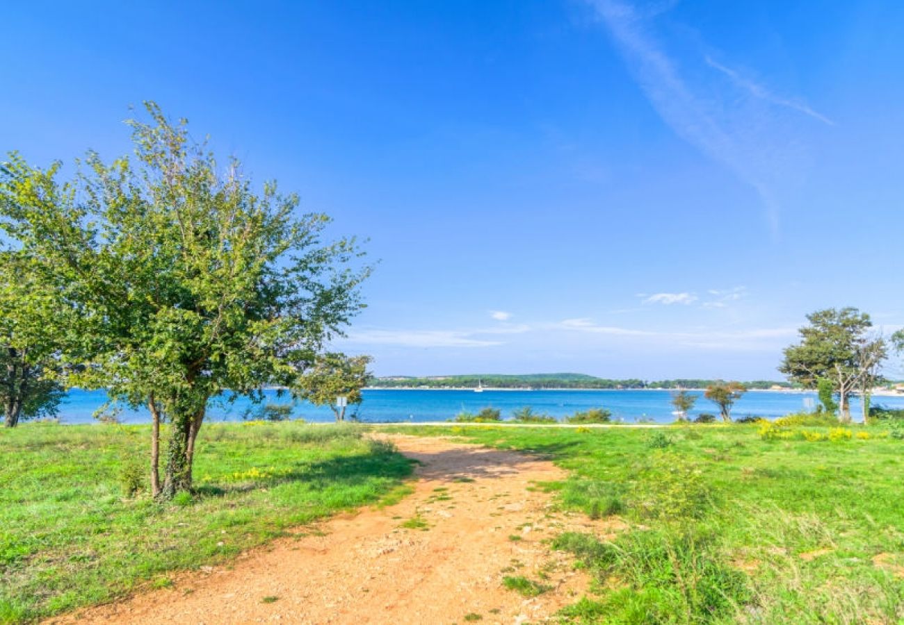 Appartement à Medulin - Appartement dans Medulin avec vue mer, terrasse, Climatisation, WIFI (4635-3)