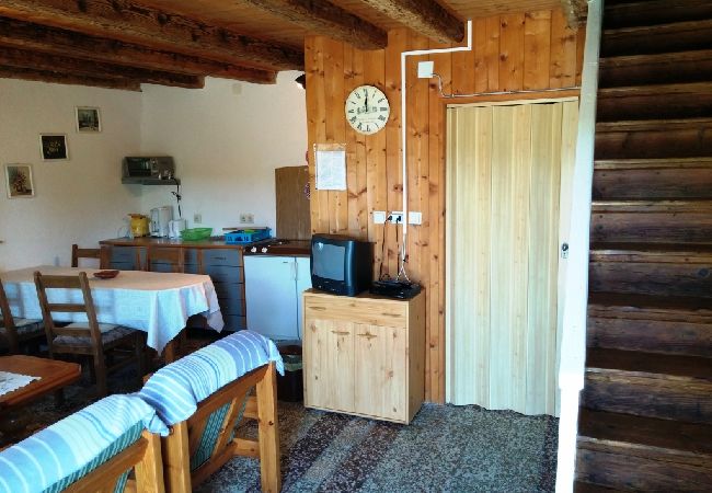 Maison à Supetarska Draga - Maison de vacances dans Supetarska Draga avec terrasse, WIFI (4544-1) Maison à Supetarska Draga - Maison de vacances dans Supetarska Draga avec terrasse, WIFI (4544-1)