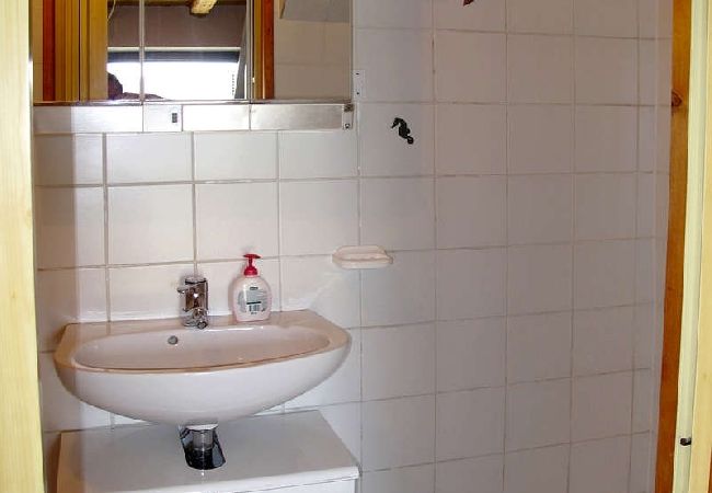 Maison à Supetarska Draga - Maison de vacances dans Supetarska Draga avec terrasse, WIFI (4544-1) Maison à Supetarska Draga - Maison de vacances dans Supetarska Draga avec terrasse, WIFI (4544-1)