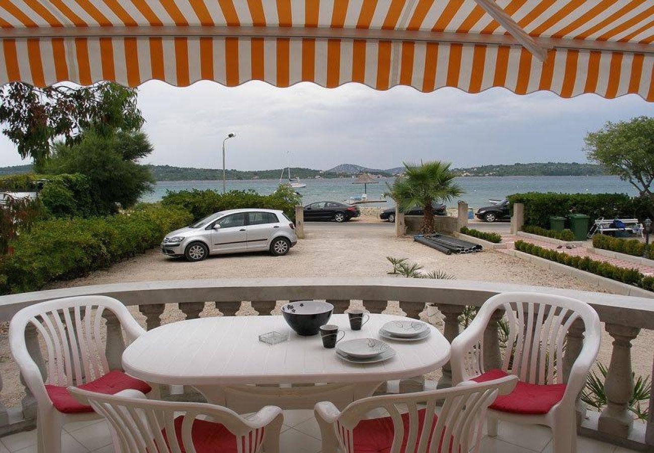 Appartement à Vodice - Appartement dans Vodice avec vue mer, terrasse, Climatisation, WIFI (4727-1)