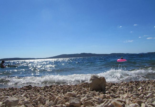 Appartement à Šibenik-Brodarica - Appartement dans Brodarica avec Balcon, Climatisation, WIFI, Machine à laver (4731-1) Appartement à Šibenik-Brodarica - Appartement dans Brodarica avec Balcon, Climatisation, WIFI, Machine à laver (4731-1)