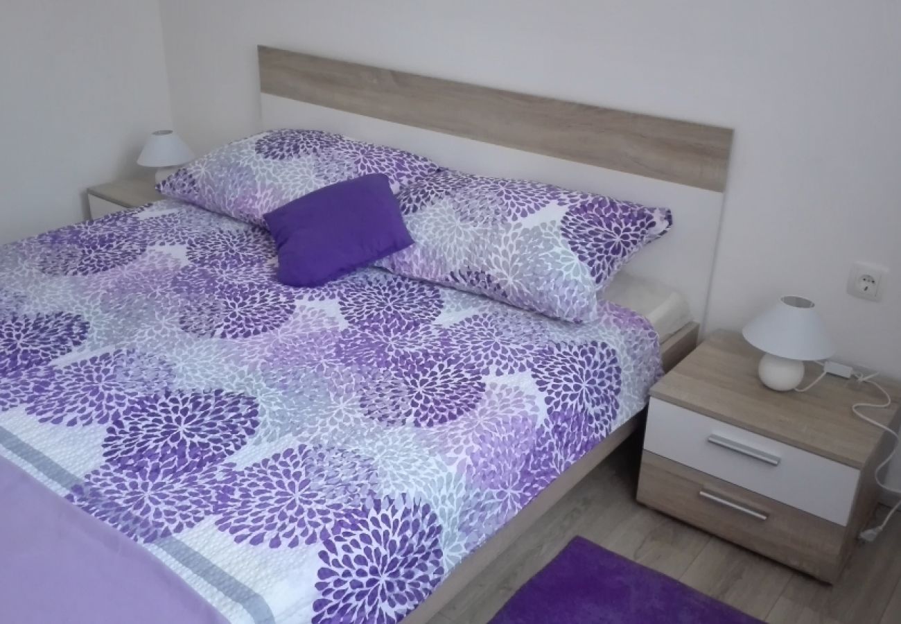 Appartement à Sibenik - Appartement dans Brodarica avec Balcon, Climatisation, WIFI, Machine à laver (4731-1)