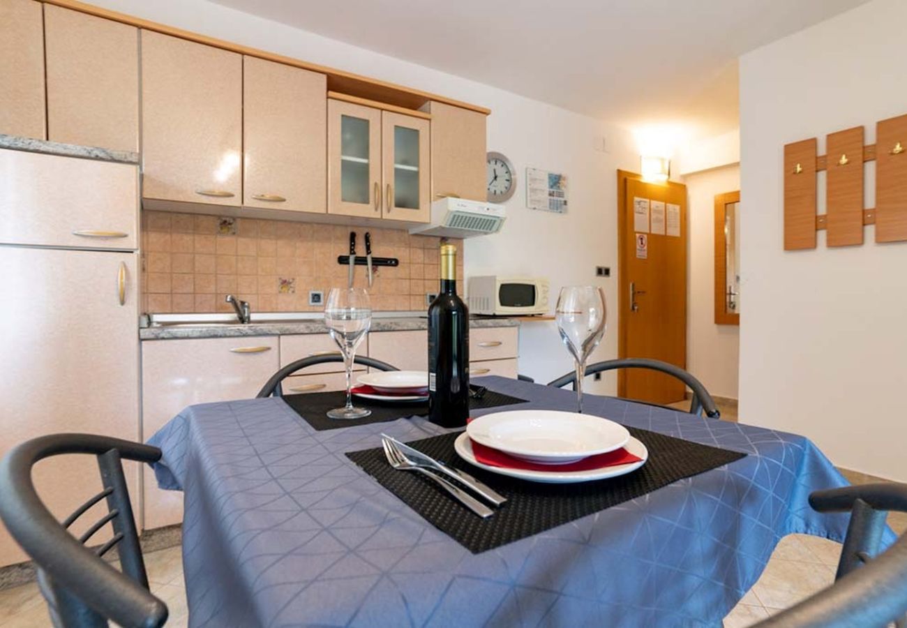 Appartement à Lopar - Appartement dans Lopar avec Balcon, Climatisation, WIFI (4738-1)