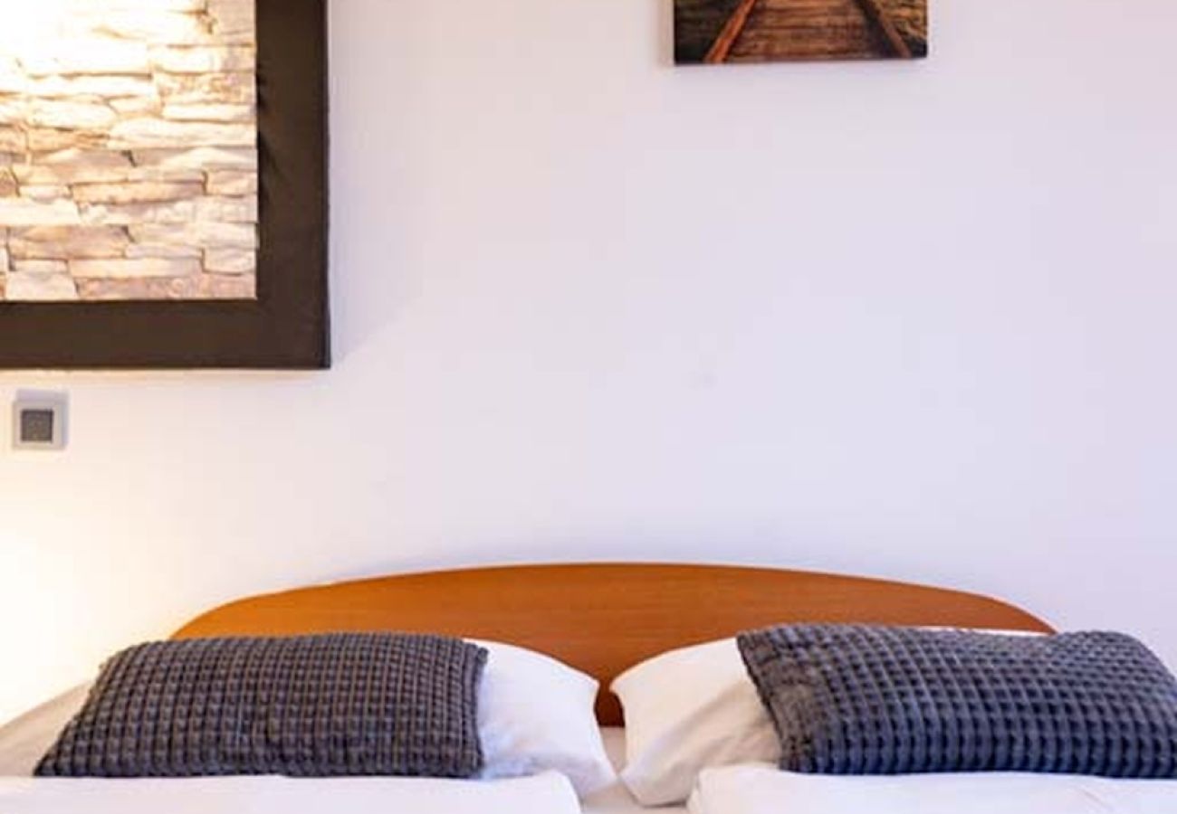 Appartement à Lopar - Appartement dans Lopar avec Balcon, Climatisation, WIFI (4738-4)