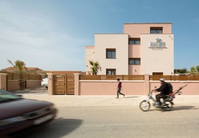 Maison à Vir - Maison de vacances dans Vir avec terrasse, Climatisation, WIFI, Machine à laver (4740-1) Maison à Vir - Maison de vacances dans Vir avec terrasse, Climatisation, WIFI, Machine à laver (4740-1)