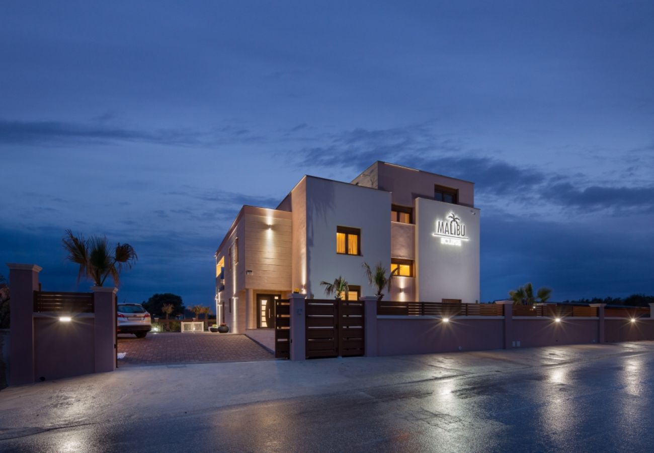 Maison à Vir - Maison de vacances dans Vir avec terrasse, Climatisation, WIFI, Machine à laver (4740-1)