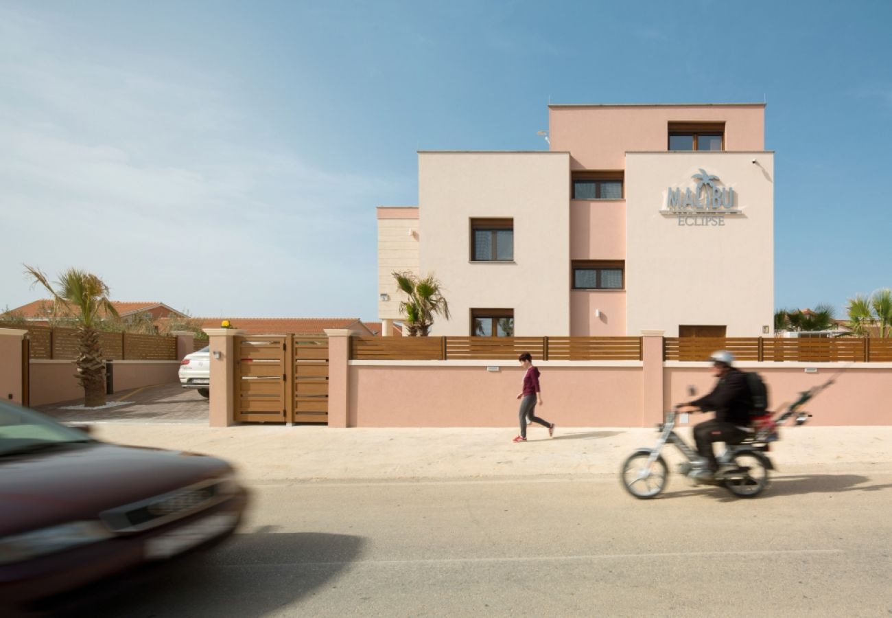 Maison à Vir - Maison de vacances dans Vir avec terrasse, Climatisation, WIFI, Machine à laver (4740-1)