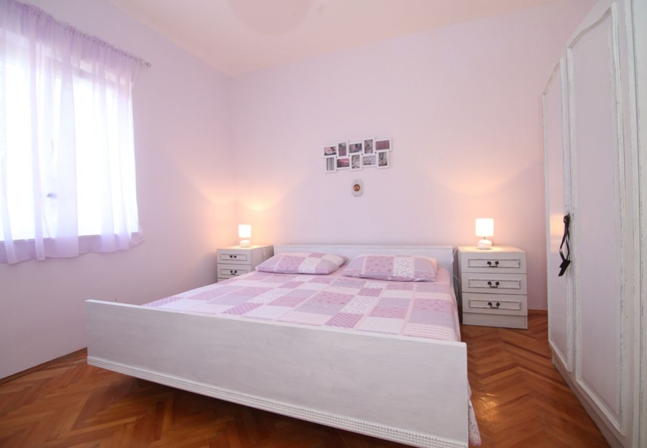 Appartement à Vinišce - Appartement dans Vinišće avec vue mer, Balcon, Climatisation, WIFI (4759-1)