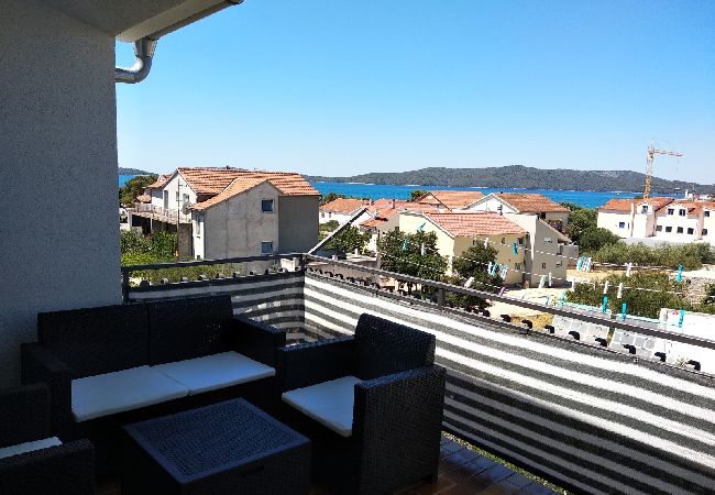Appartement à Šibenik-Brodarica - Appartement dans Brodarica avec vue mer, Balcon, Climatisation, WIFI (4731-4) Appartement à Šibenik-Brodarica - Appartement dans Brodarica avec vue mer, Balcon, Climatisation, WIFI (4731-4)