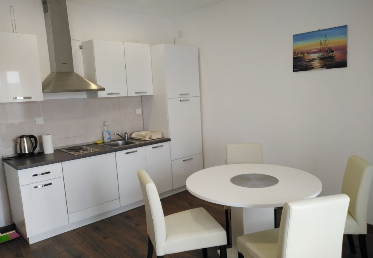 Appartement à Sibenik - Appartement dans Brodarica avec vue mer, Balcon, Climatisation, WIFI (4731-4)