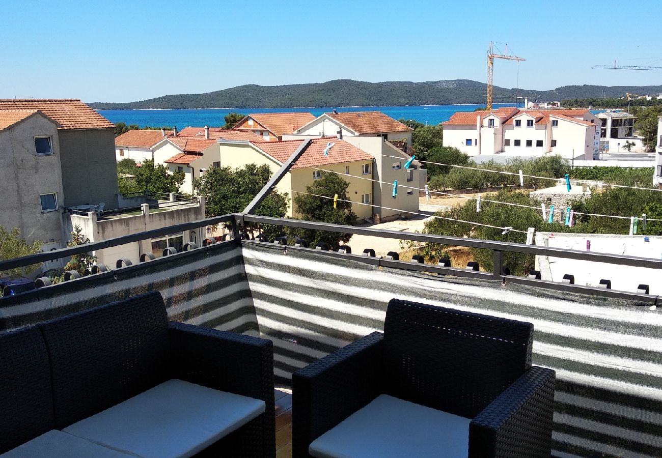 Appartement à Sibenik - Appartement dans Brodarica avec vue mer, Balcon, Climatisation, WIFI (4731-4)