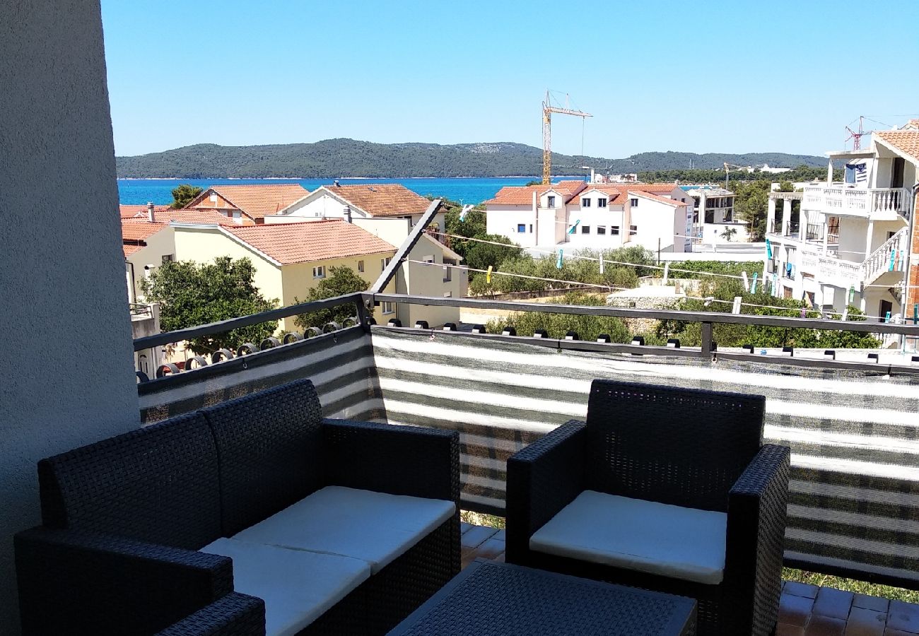 Appartement à Sibenik - Appartement dans Brodarica avec vue mer, Balcon, Climatisation, WIFI (4731-4)