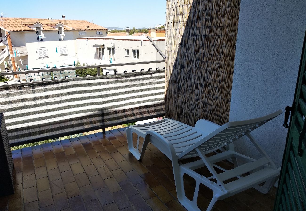 Appartement à Sibenik - Appartement dans Brodarica avec vue mer, Balcon, Climatisation, WIFI (4731-4)