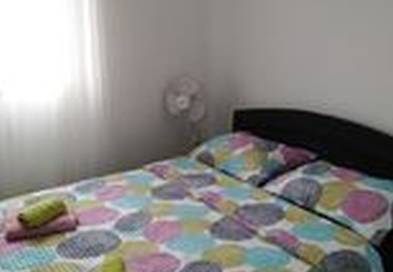 Appartement à Šibenik-Brodarica - Appartement dans Brodarica avec vue mer, Balcon, Climatisation, WIFI (4731-4)