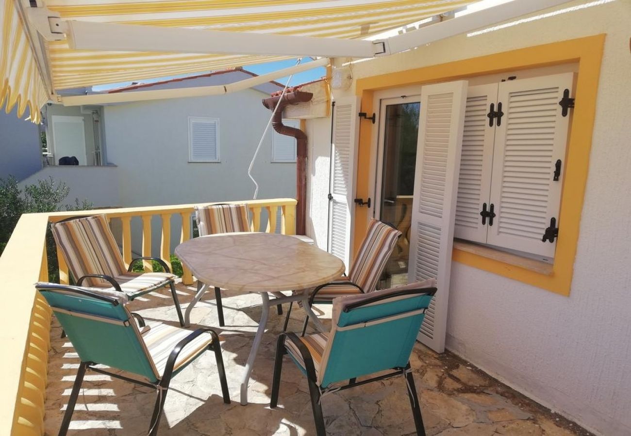 Appartement à Vir - Appartement dans Vir avec terrasse, Climatisation, WIFI, Machine à laver (4776-2)