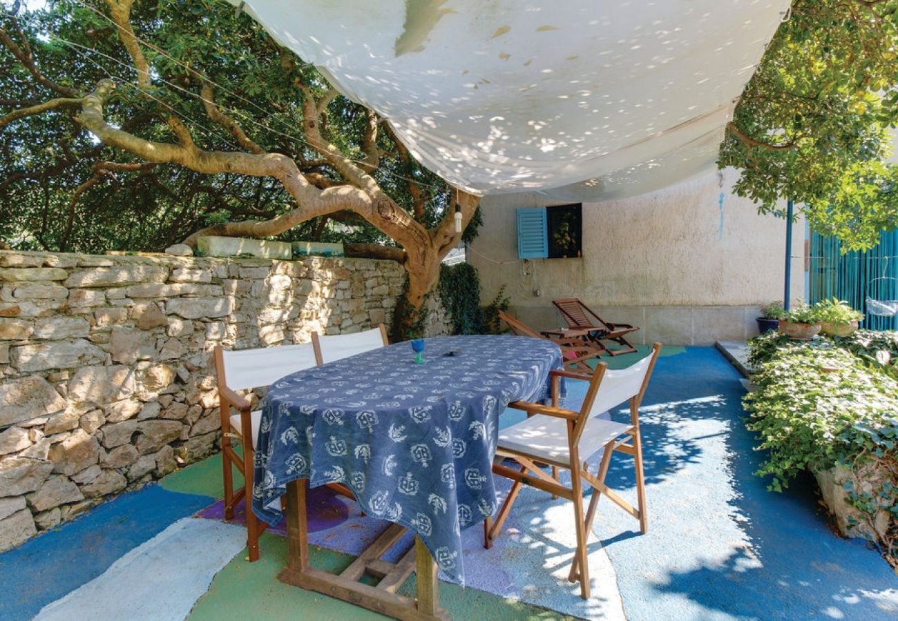 Maison à Mali Lošinj - Maison de vacances dans Mali Lošinj avec terrasse, Climatisation, WIFI, Machine à laver (4780-1)