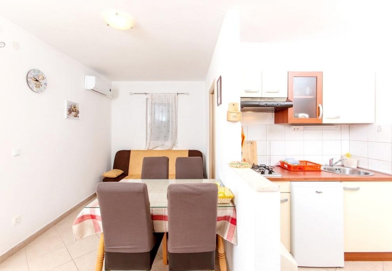 Appartement à Slatine - Appartement dans Slatine avec vue mer, Balcon, Climatisation, WIFI (4784-1)