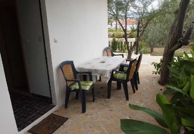 Appartement à Slatine - Appartement dans Slatine avec terrasse, Climatisation, WIFI, Machine à laver (4784-3) Appartement à Slatine - Appartement dans Slatine avec terrasse, Climatisation, WIFI, Machine à laver (4784-3)