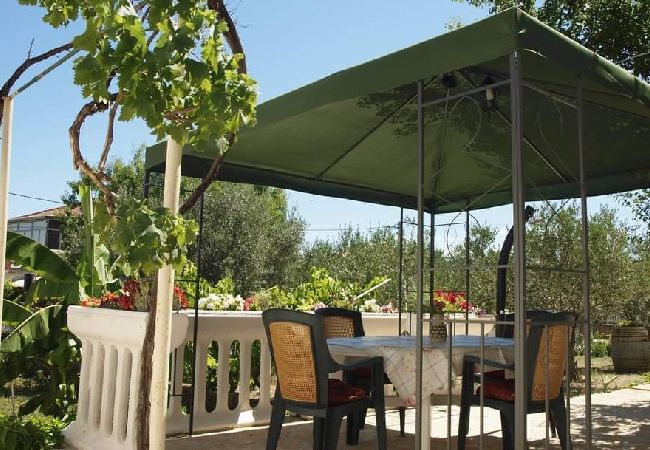 Appartement à Slatine - Appartement dans Slatine avec terrasse, Climatisation, WIFI, Machine à laver (4784-3) Appartement à Slatine - Appartement dans Slatine avec terrasse, Climatisation, WIFI, Machine à laver (4784-3)