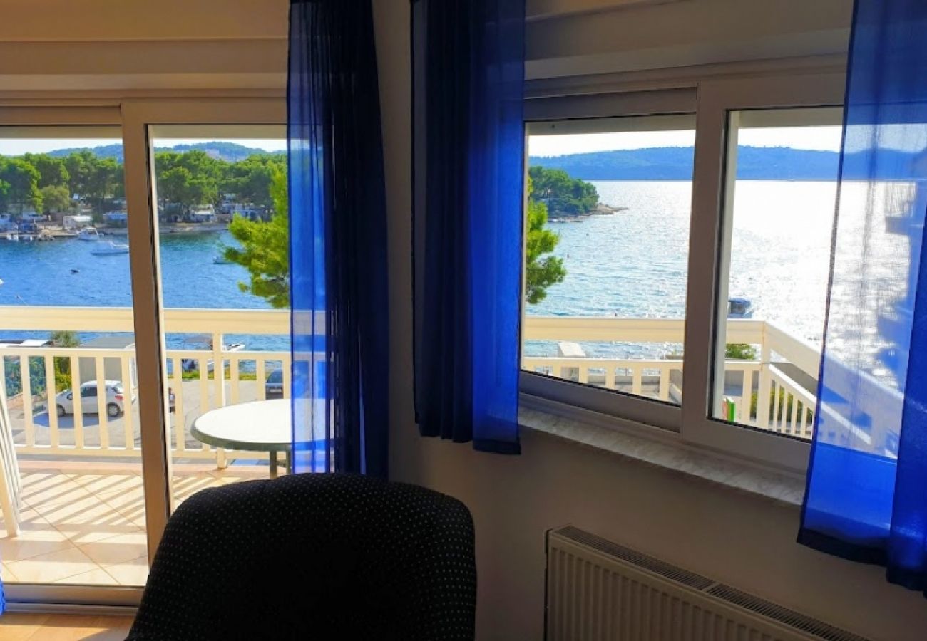 Appartement à Trogir - Appartement dans Trogir avec vue mer, Balcon, Climatisation, WIFI (4786-1)