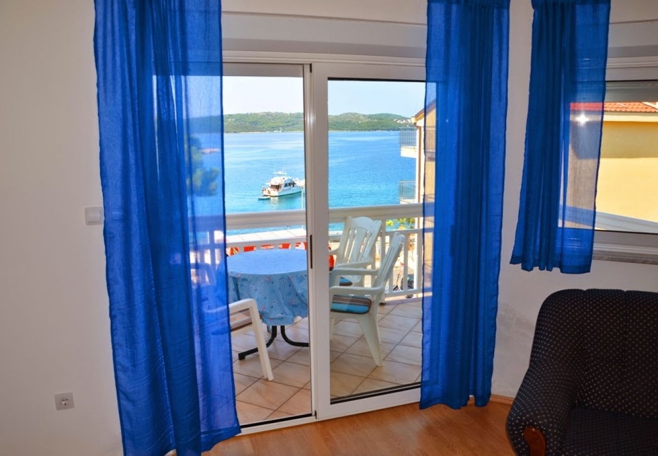 Appartement à Trogir - Appartement dans Trogir avec vue mer, Balcon, Climatisation, WIFI (4786-1)