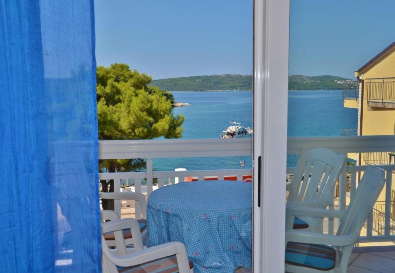 Appartement à Trogir - Appartement dans Trogir avec vue mer, Balcon, Climatisation, WIFI (4786-1)