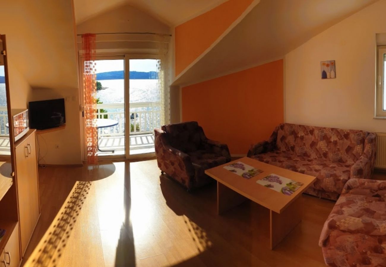 Appartement à Trogir - Appartement dans Trogir avec vue mer, Balcon, Climatisation, WIFI (4786-3)