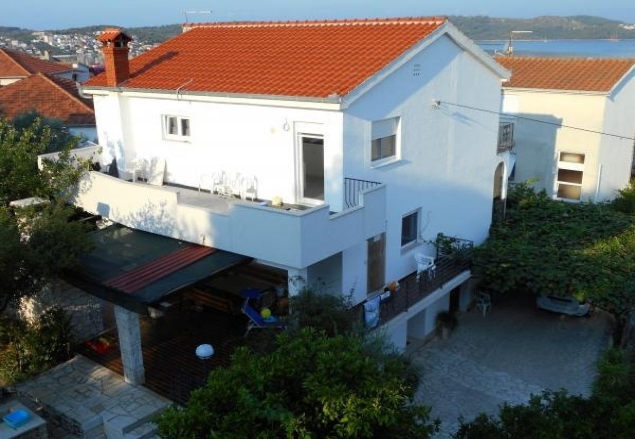 Appartement à Trogir - Appartement dans Trogir avec terrasse, Climatisation, WIFI (4787-1)