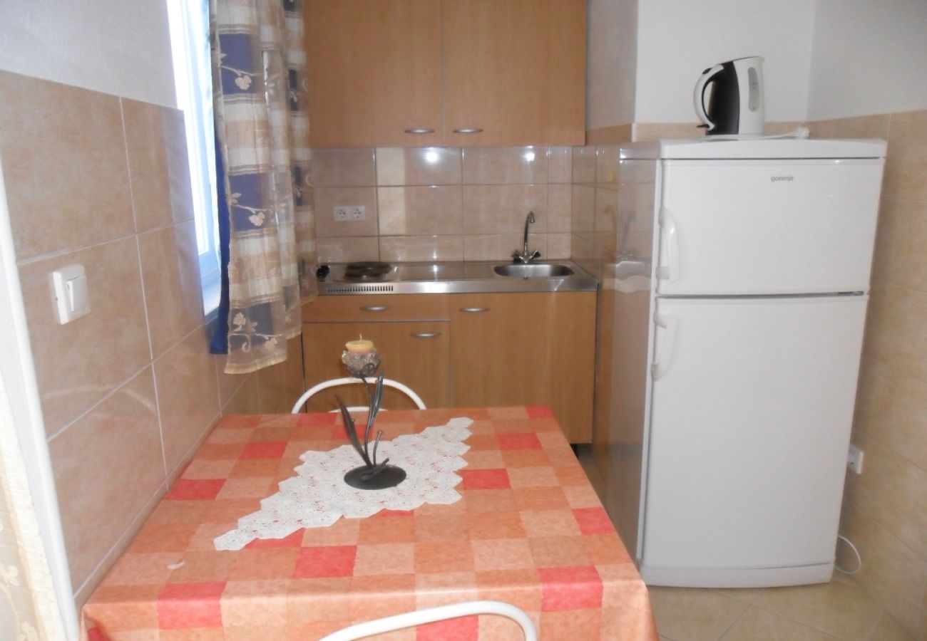 Appartement à Okrug Gornji - Appartement dans Okrug Gornji avec vue mer, terrasse, Climatisation, WIFI (4790-5)