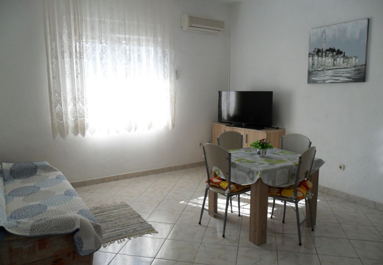 Appartement à Okrug Gornji - Appartement dans Okrug Gornji avec vue mer, Balcon, Climatisation, WIFI (4790-1)