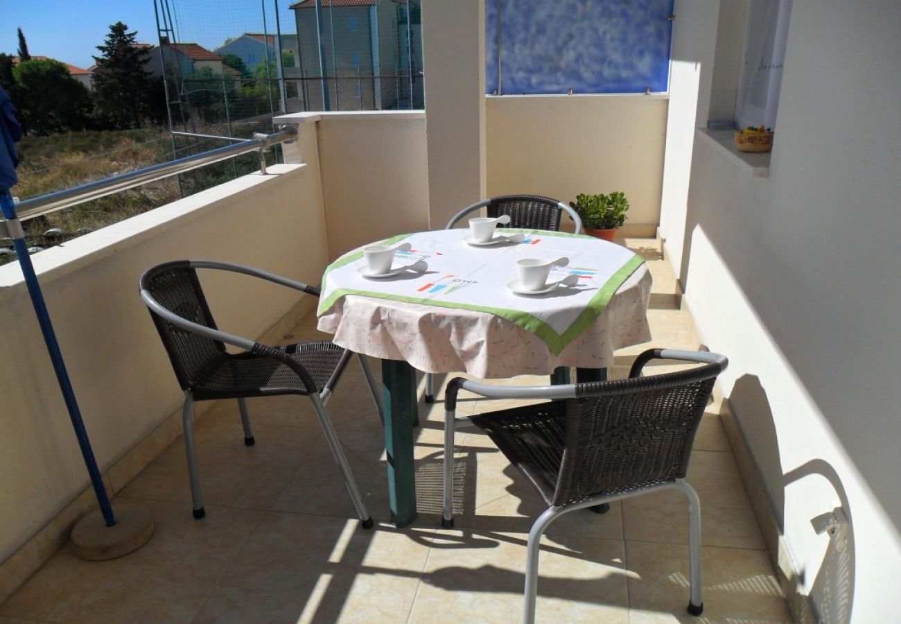 Appartement à Okrug Gornji - Appartement dans Okrug Gornji avec vue mer, Balcon, Climatisation, WIFI (4790-4)