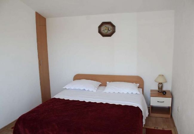 Appartement à Pirovac - Appartement dans Pirovac avec terrasse, Climatisation, WIFI, Machine à laver (4793-1) Appartement à Pirovac - Appartement dans Pirovac avec terrasse, Climatisation, WIFI, Machine à laver (4793-1)