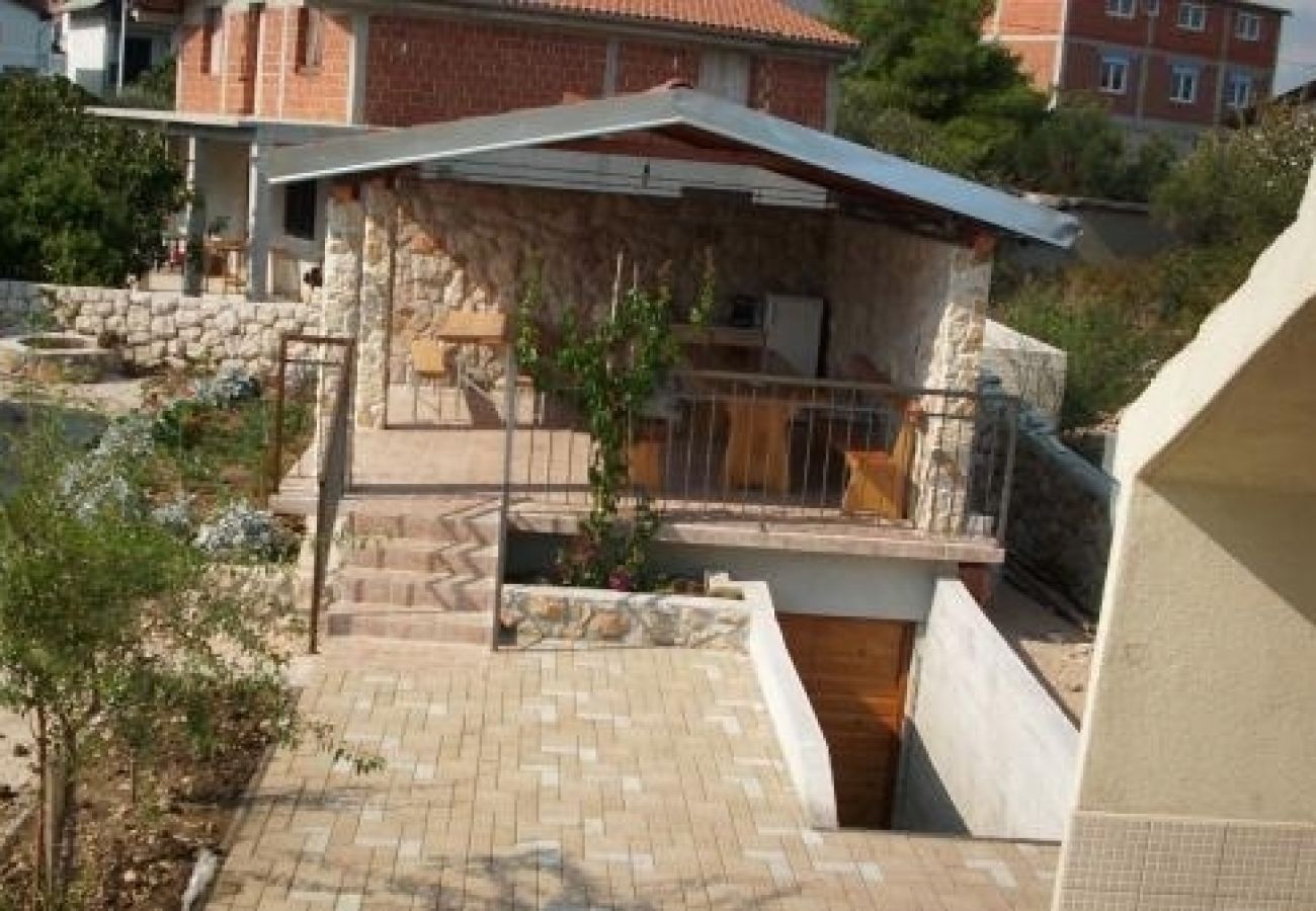 Appartement à Pirovac - Appartement dans Pirovac avec terrasse, Climatisation, WIFI, Machine à laver (4793-1)