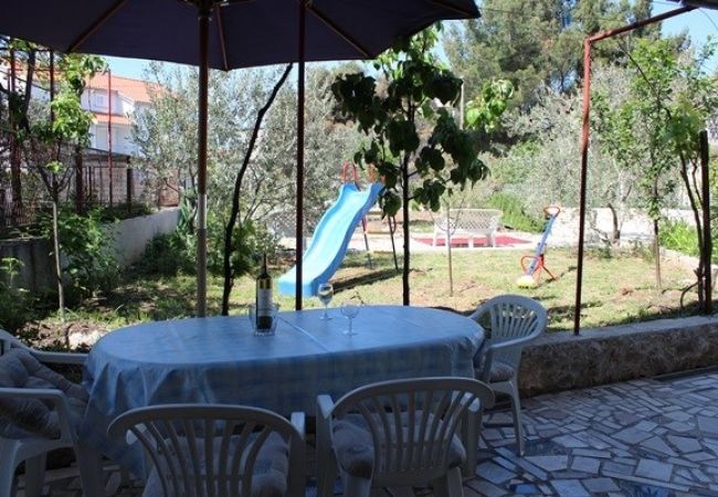 Appartement à Pirovac - Appartement dans Pirovac avec terrasse, Climatisation, WIFI, Machine à laver (4793-3) Appartement à Pirovac - Appartement dans Pirovac avec terrasse, Climatisation, WIFI, Machine à laver (4793-3)