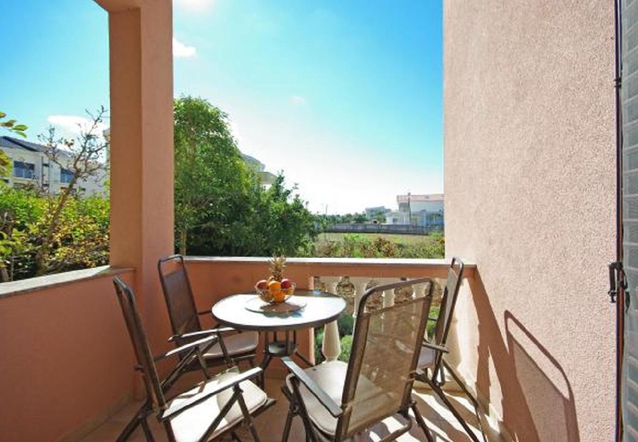 Appartement à Nin - Appartement dans Zaton (Zadar) avec Balcon, Climatisation, WIFI (4810-2)