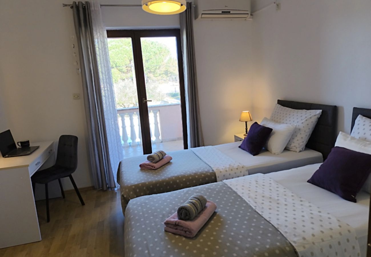 Appartement à Nin - Appartement dans Zaton (Zadar) avec vue mer, loggia, Climatisation, WIFI (4810-3)