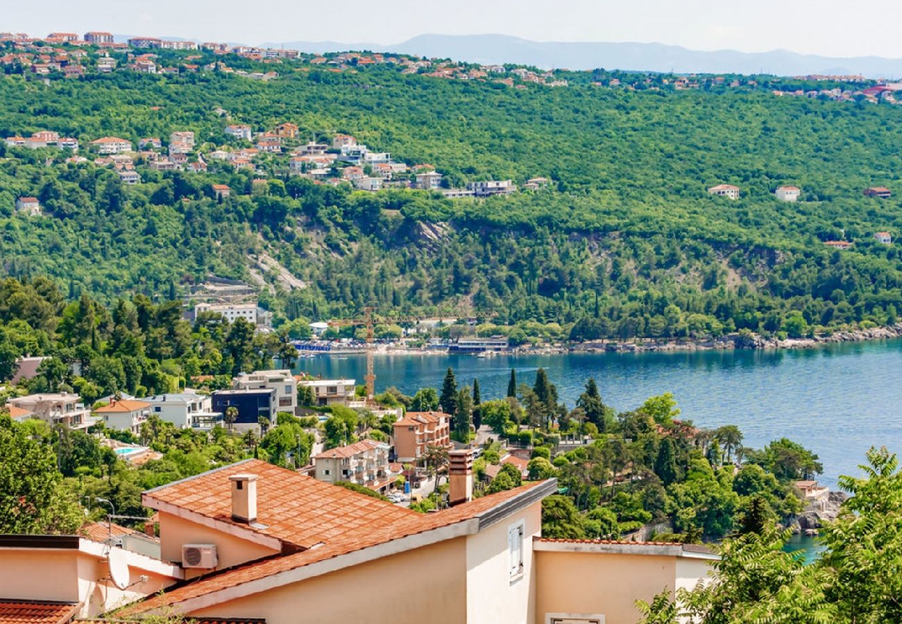 Appartement à Opatija - Appartement dans Opatija avec vue mer, Balcon, Climatisation, WIFI (4812-2)