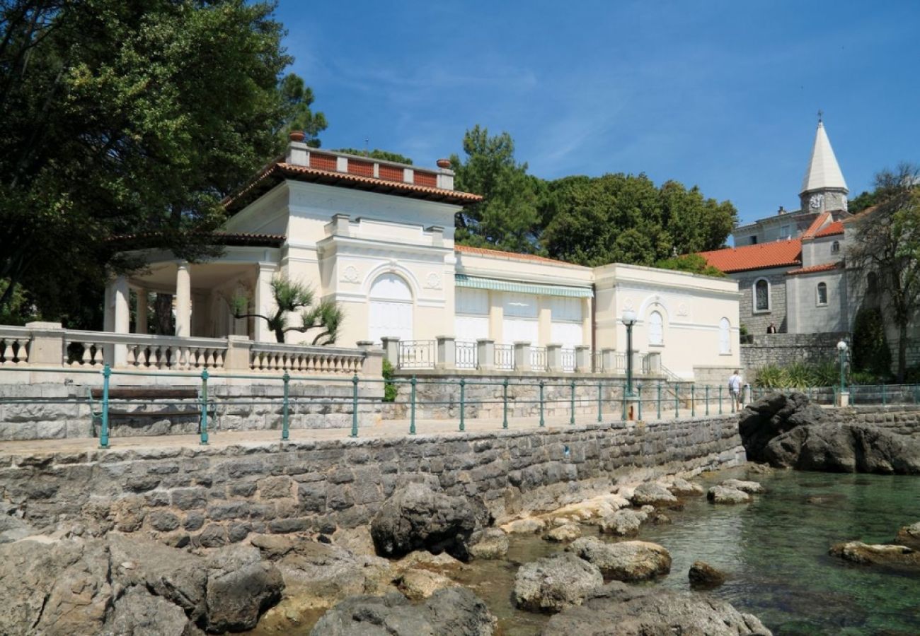 Appartement à Opatija - Appartement dans Opatija avec vue mer, Balcon, Climatisation, WIFI (4812-2)